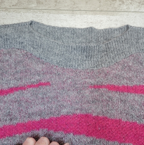 Tribal Hot Pink Zebra Tiger Stripe Knit Sweater Size XS - Picture 7 of 9